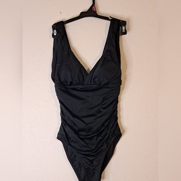 Black one piece bathing suit size small NWT - Picture 1 of 3